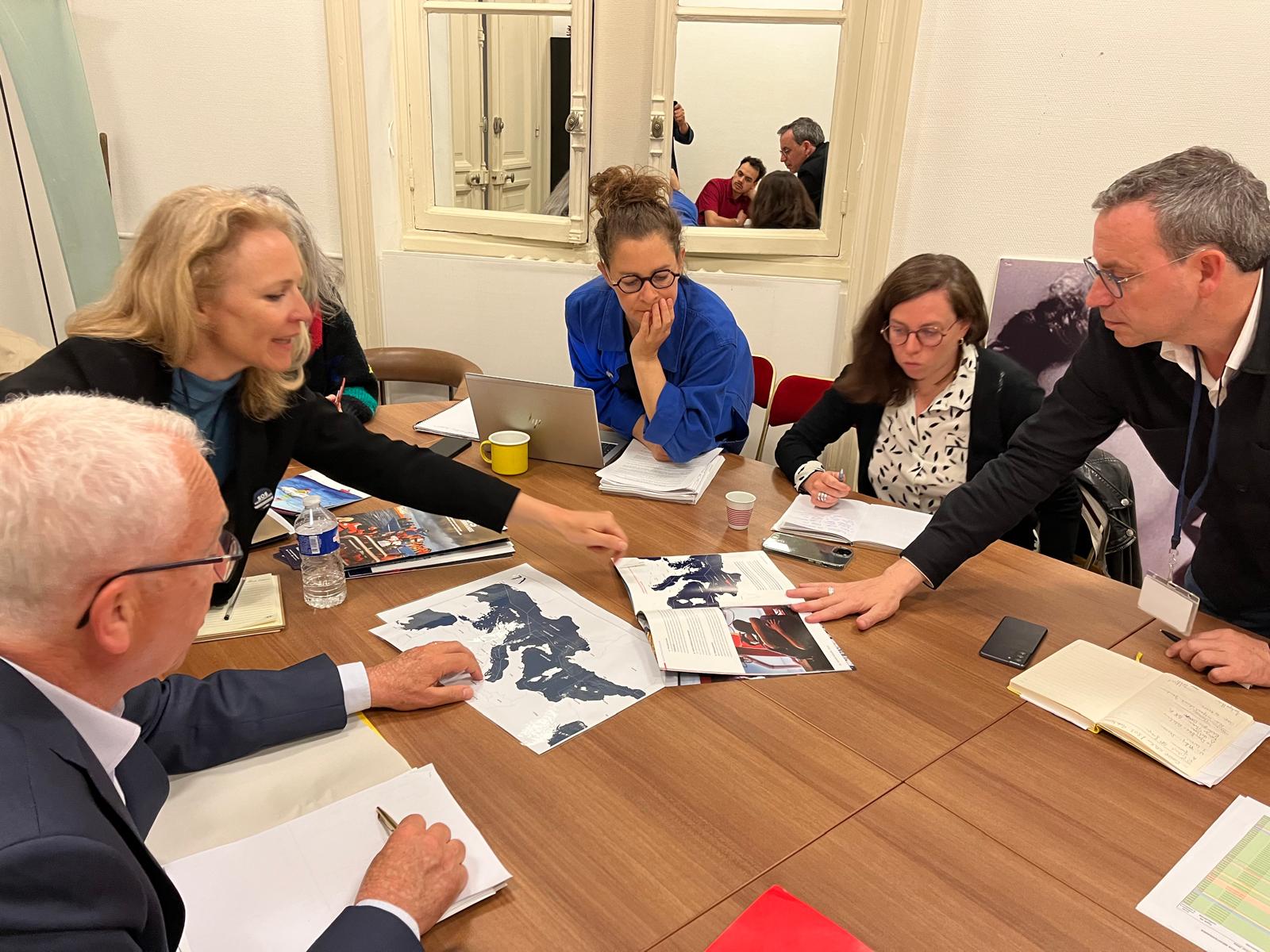 Rencontre entre les délégations de la Coop et de SOS Méditerranée à l'hôtel de ville de Paris
